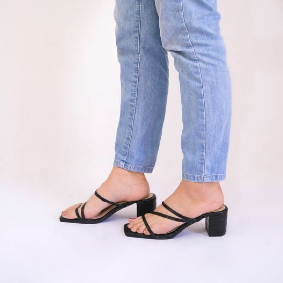 Blake Heels - Picture 1 of 5